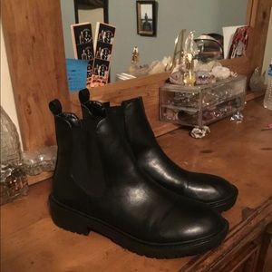 Chunky Chelsea Boots